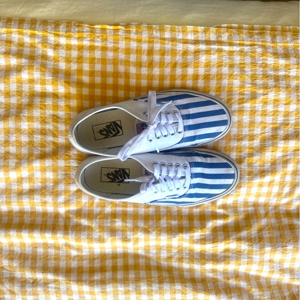 Vans Blue and White Striped Canvas Sneakers 🎪!